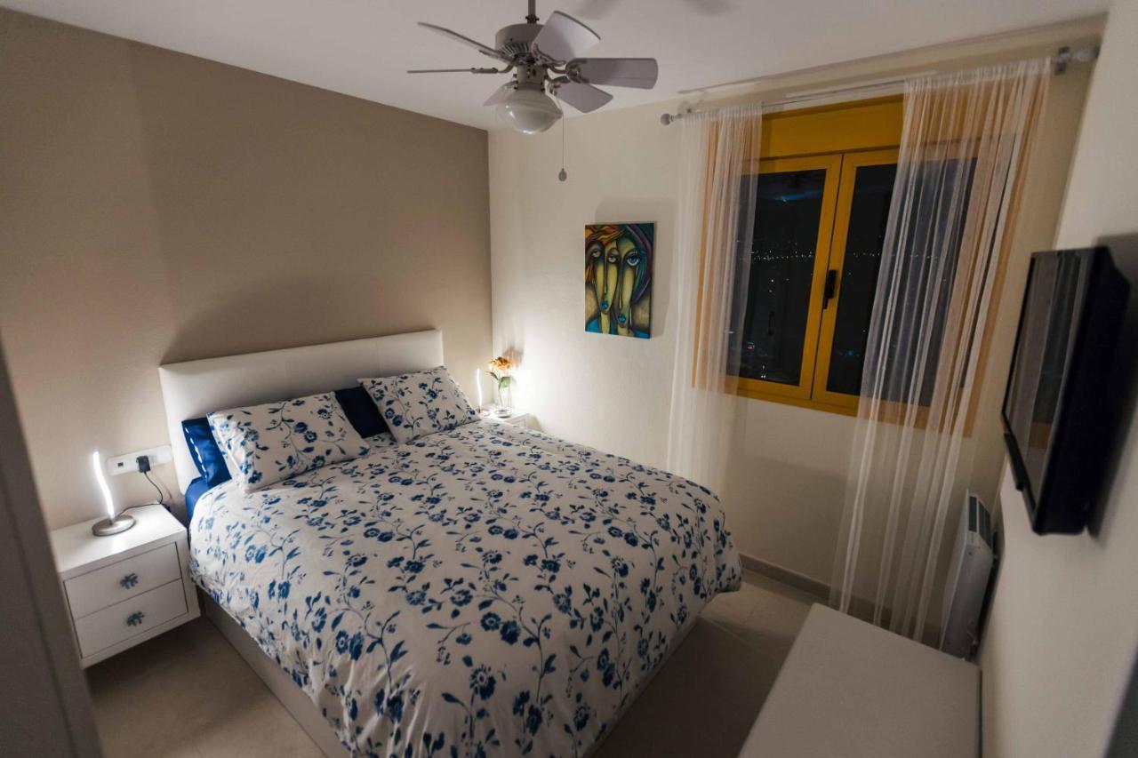 En La Playa. Planta 19. Vistas Espectaculares. 2 Terrazas. Apartment กัลเป ภายนอก รูปภาพ